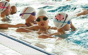 Ecole de natation 2 X semaine : mercredi de 15h15 à 16h15 et samedi de 12h/13h